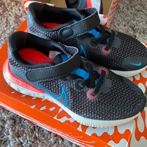 Nike Renew Run Boys Shoes